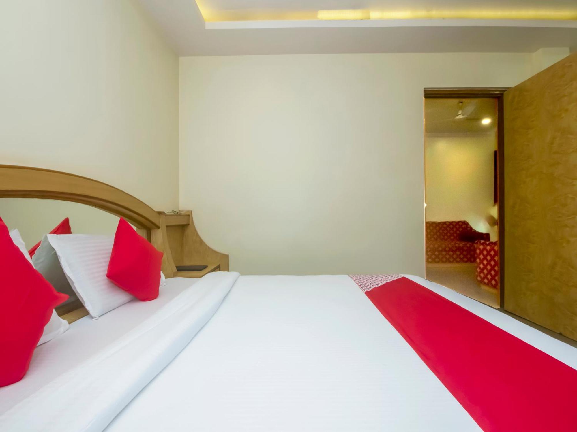 Hotel New Uttam Hira Palace Nashik Eksteriør billede