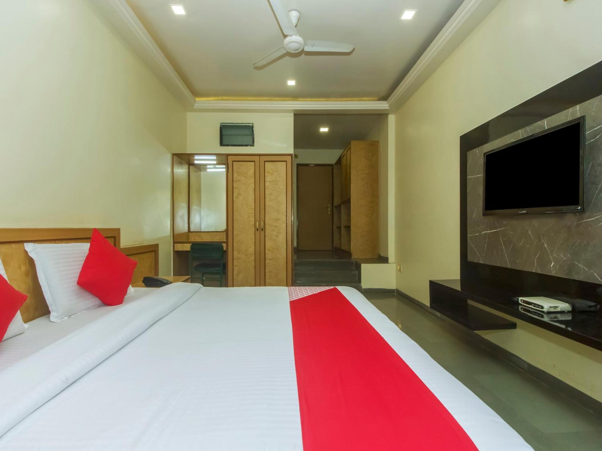 Hotel New Uttam Hira Palace Nashik Eksteriør billede