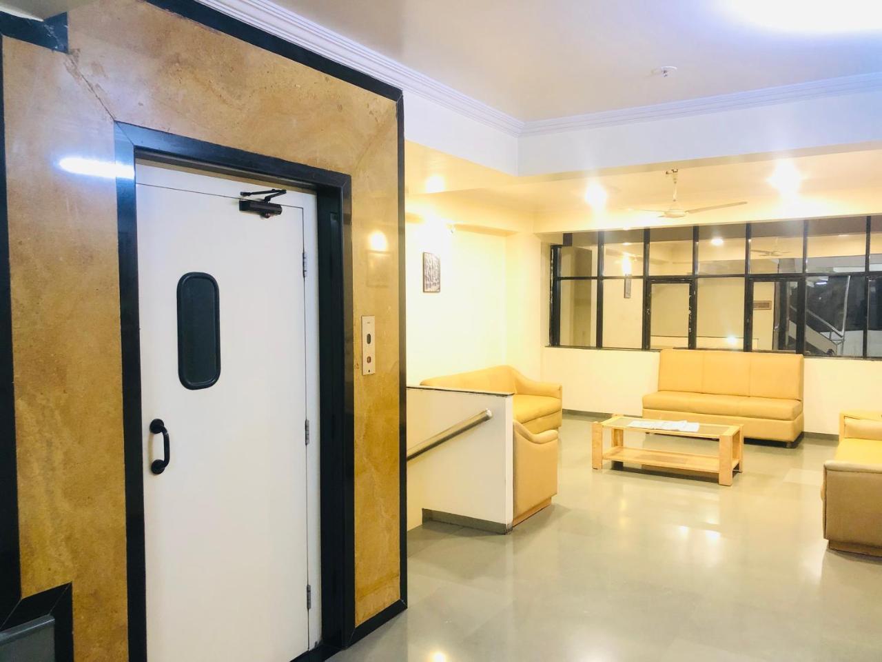 Hotel New Uttam Hira Palace Nashik Eksteriør billede